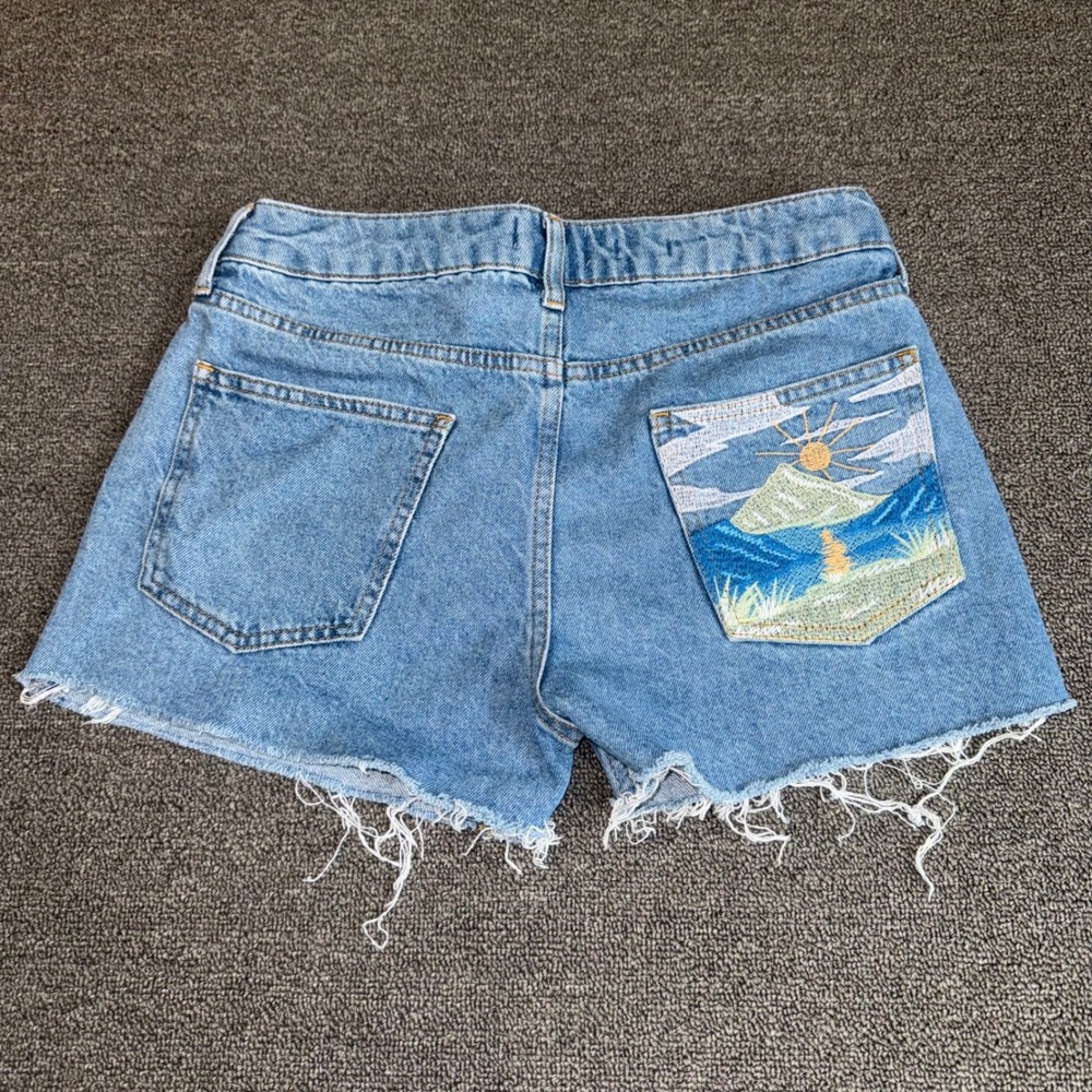 Topman Slim Denim Shorts Blue Light Wash Embroidered Mountain Sz 30 Cottage Core